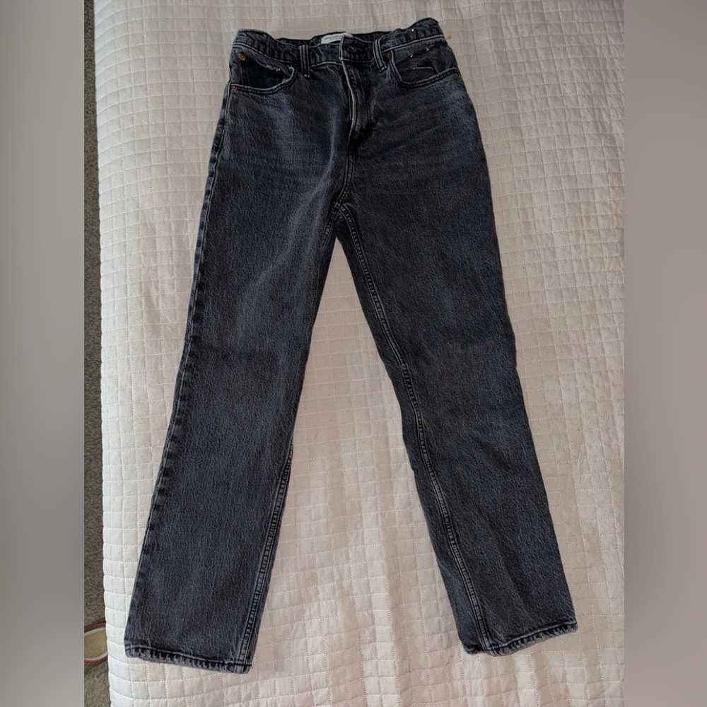 Abercrombie & Fitch
The 90’s Straight 
Ultra High Rise